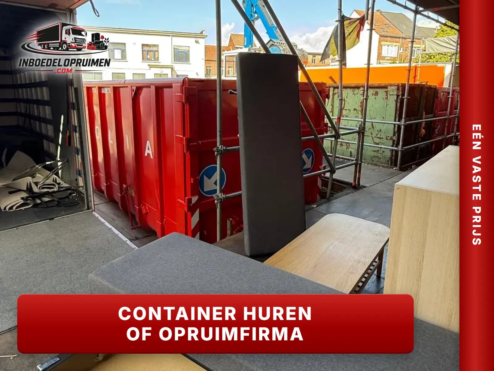 Meubels en inboedel worden gesorteerd en afgevoerd via container tijdens inboedelopruiming