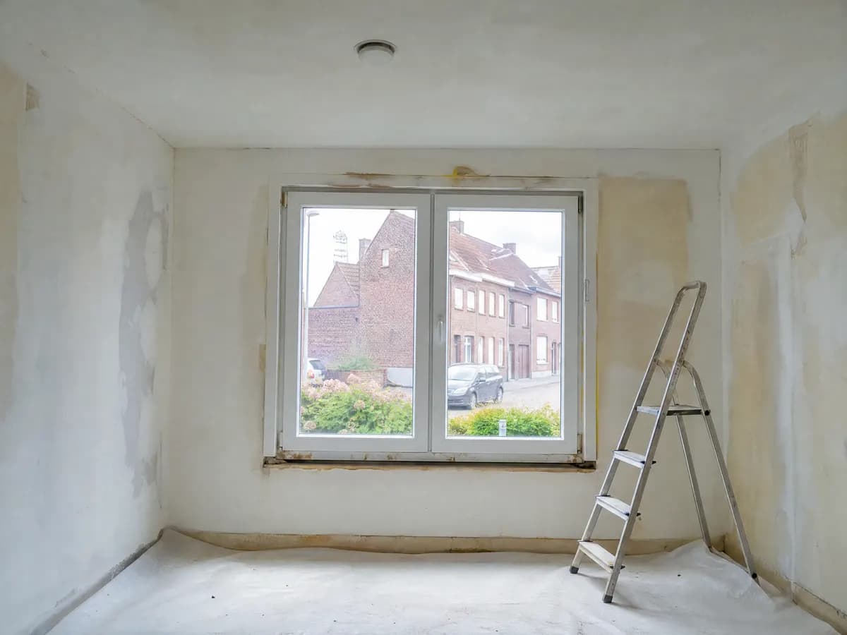 Lege geërfde woning tijdens kleine werken om te voldoen aan de normen voor verhuur
