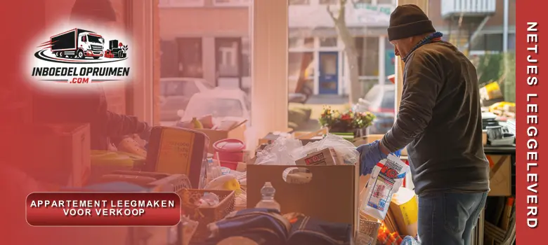 Medewerker maakt appartement verkoopklaar na volledig leegmaken en correcte afvoer in Vlaanderen