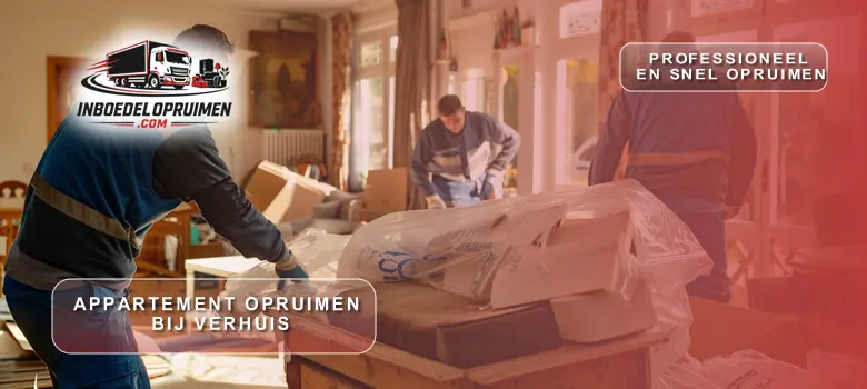 Medewerker verwijdert laatste inboedel tijdens opruiming van appartement bij verhuis in Antwerpen