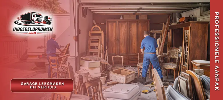 Twee medewerkers verwijderen achtergebleven meubels en dozen tijdens garage leegmaken bij verhuis in Vlaamse woning