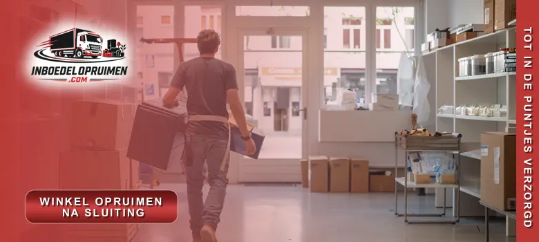 Medewerker verwijdert rekken en toonbanken tijdens opruiming van winkel na definitieve sluiting in België