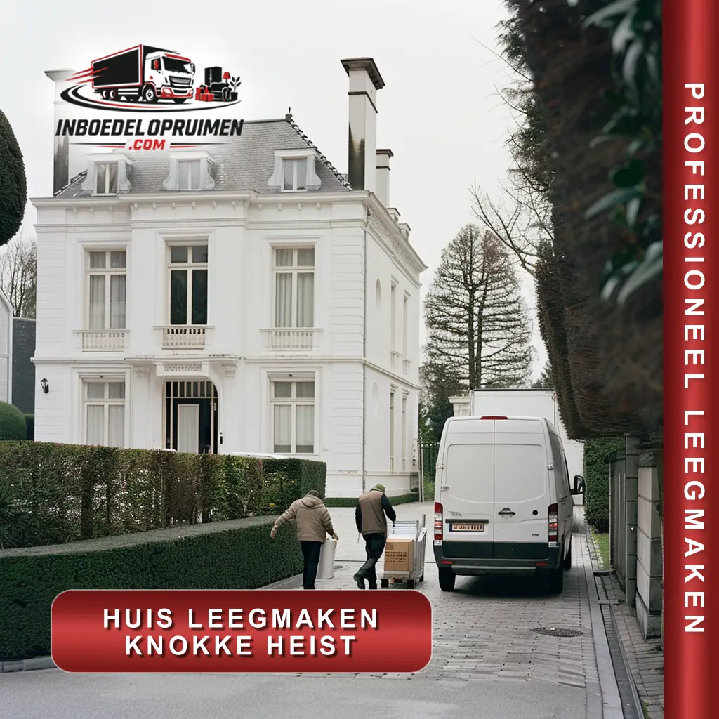 Huis leegmaken Knokke-Heist — verhuizers dragen meubels uit villa naar bestelwagen in groene laan